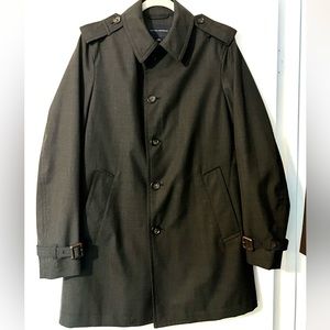 Banana Republic mid length light weight trench coat - Size medium